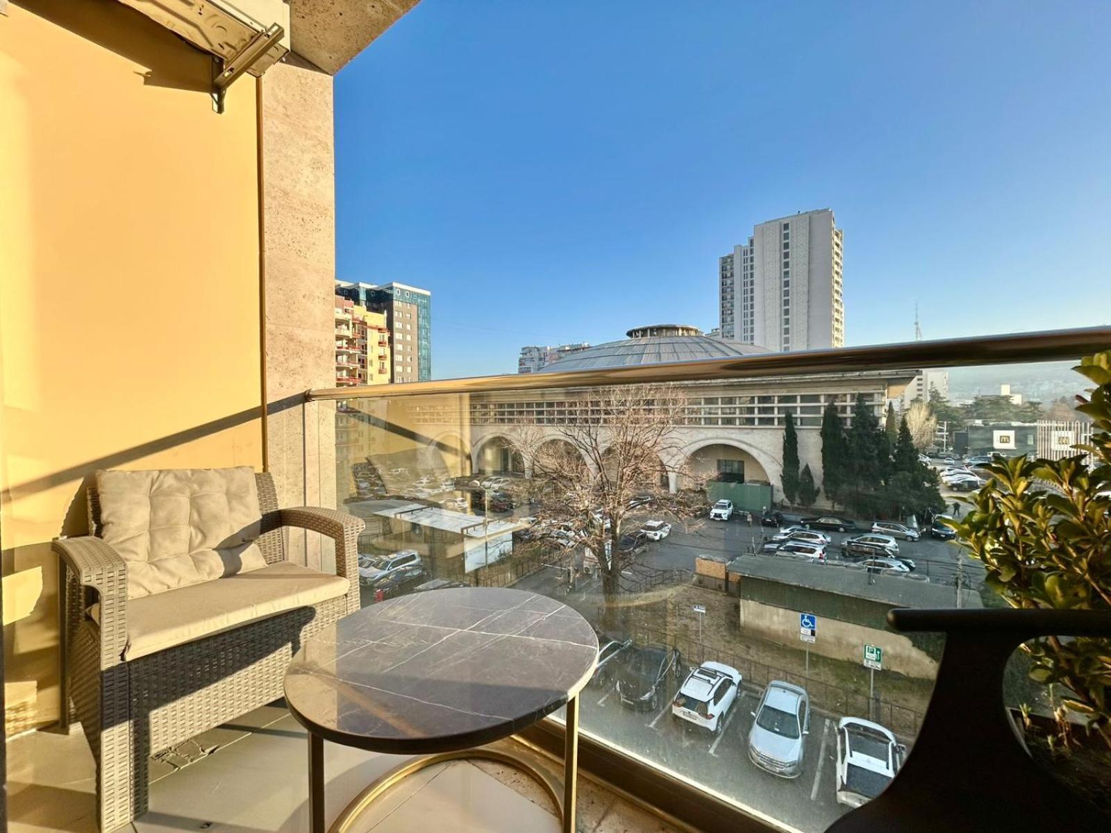 City Center - Next To Holiday Inn -2Br Apartment Tiflis Dış mekan fotoğraf
