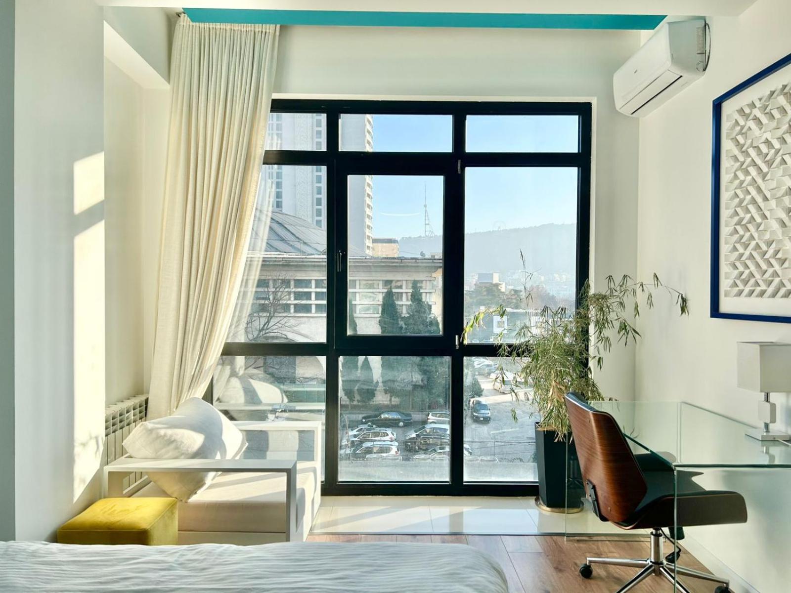 City Center - Next To Holiday Inn -2Br Apartment Tiflis Dış mekan fotoğraf
