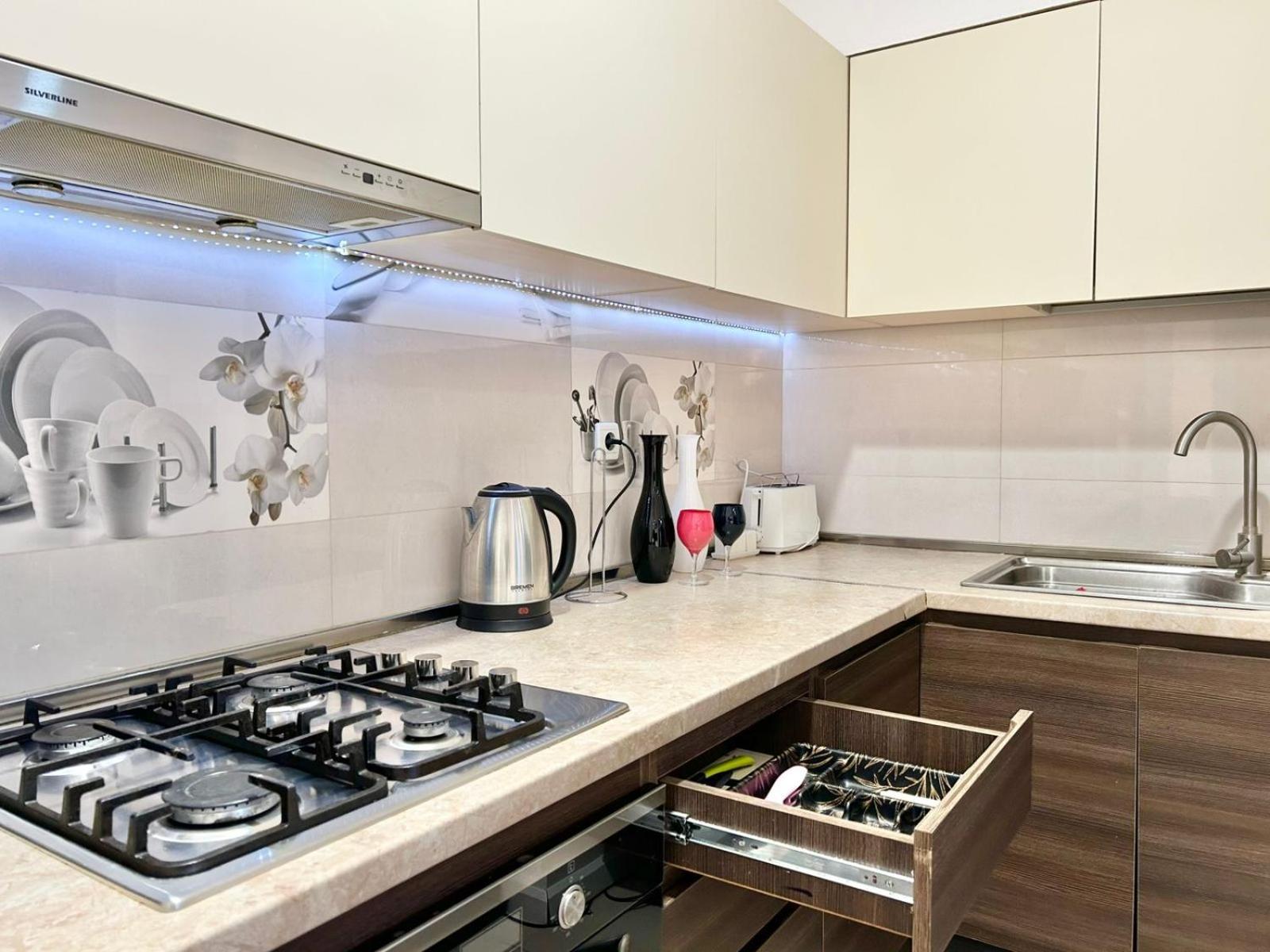 City Center - Next To Holiday Inn -2Br Apartment Tiflis Dış mekan fotoğraf