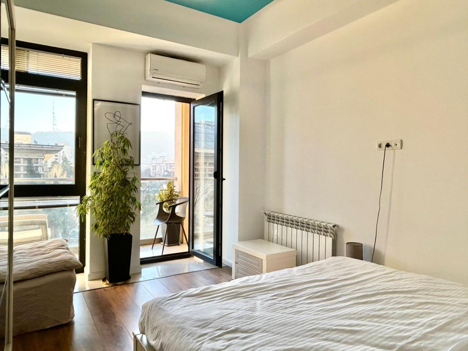 City Center - Next To Holiday Inn -2Br Apartment Tiflis Dış mekan fotoğraf