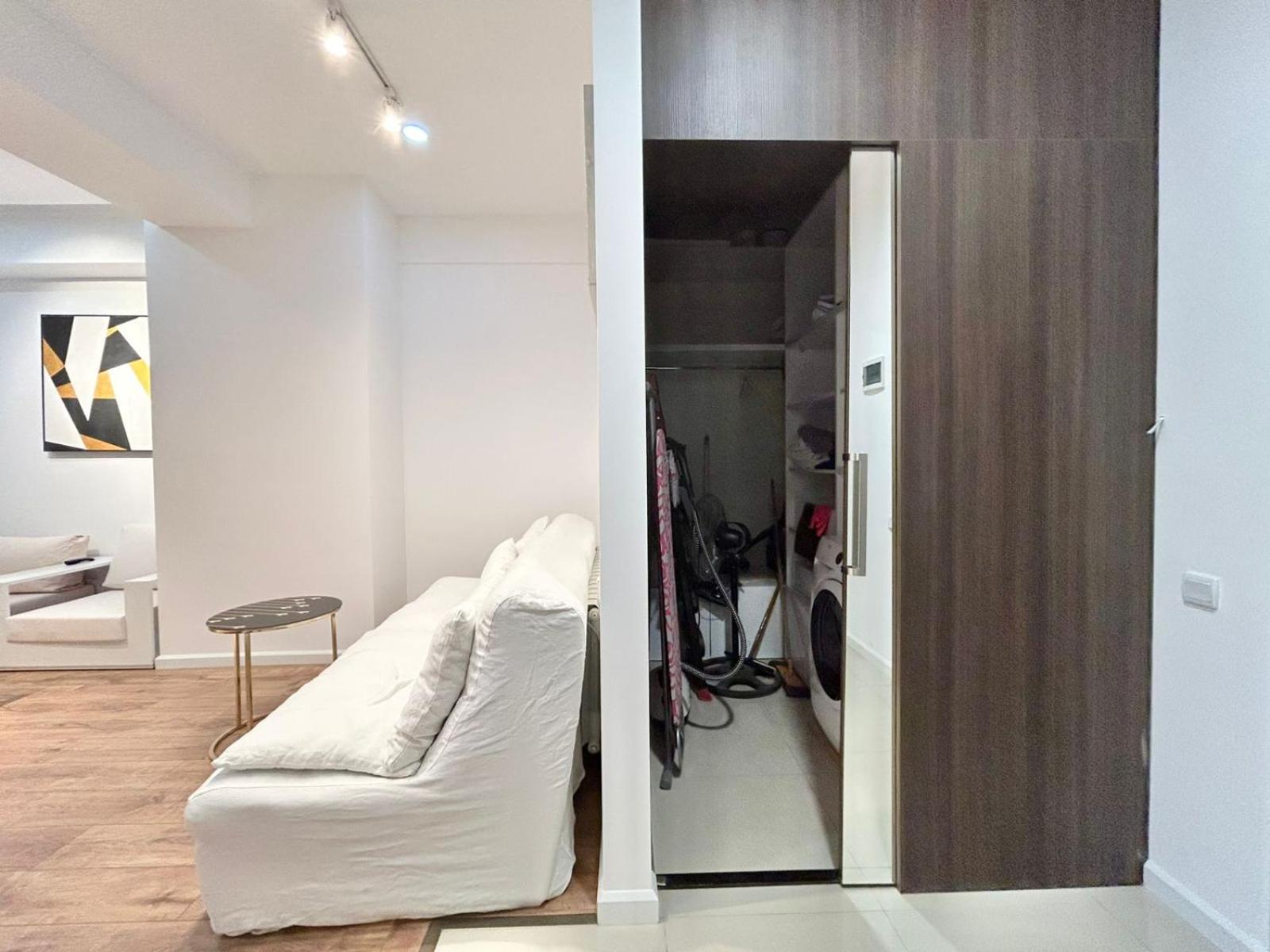 City Center - Next To Holiday Inn -2Br Apartment Tiflis Dış mekan fotoğraf